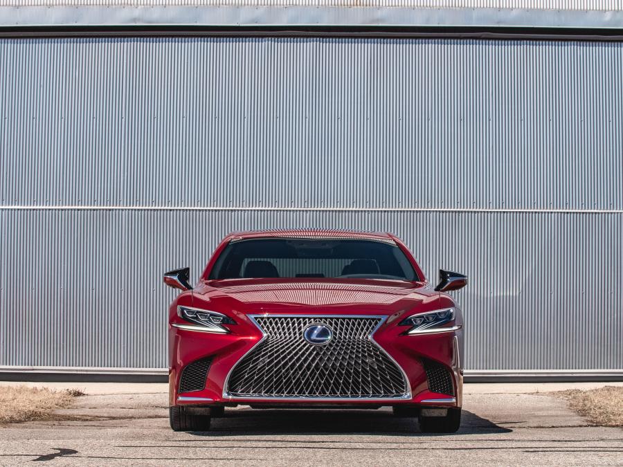  Lexus LS500h AWD 2017 года  (NA) (фото 69 из 96)